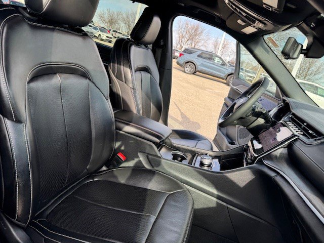 Used 2024 Jeep Grand Cherokee L Limited w/ Luxury Tech Group II image 38