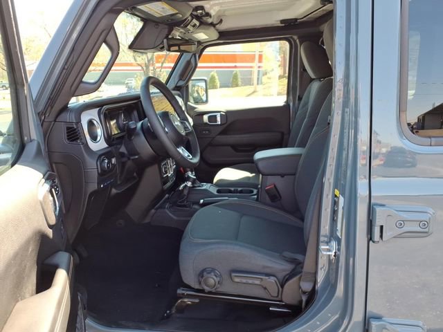 Used 2025 Jeep Wrangler Sahara 4xe image 21