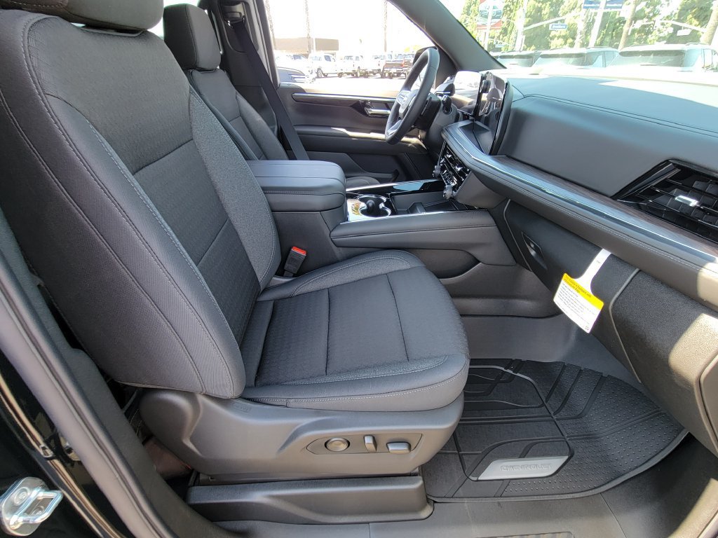 New 2027 Chevrolet Suburban LS RWD image 17