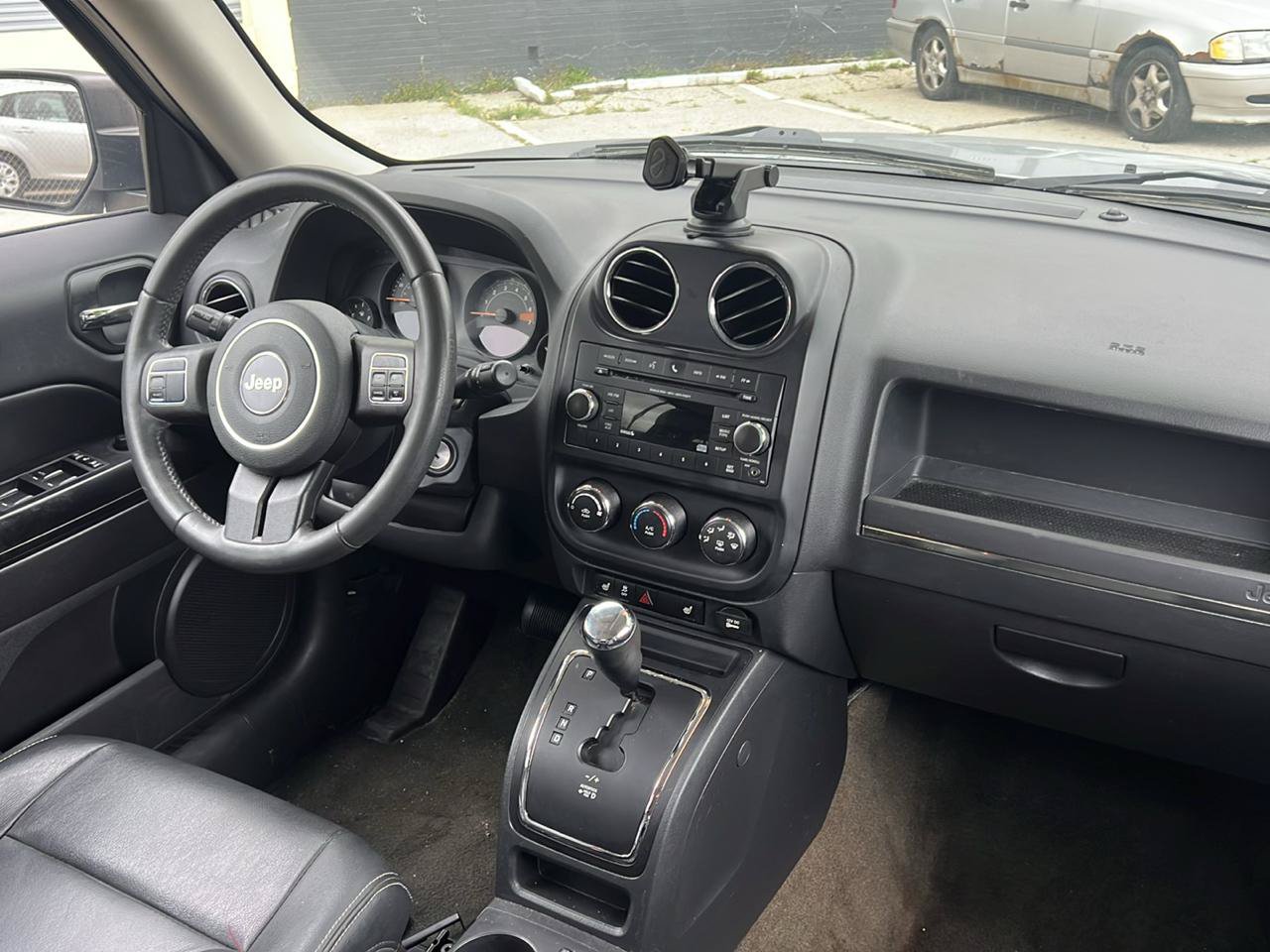 Used 2017 Jeep Patriot High Altitude FWD image 13