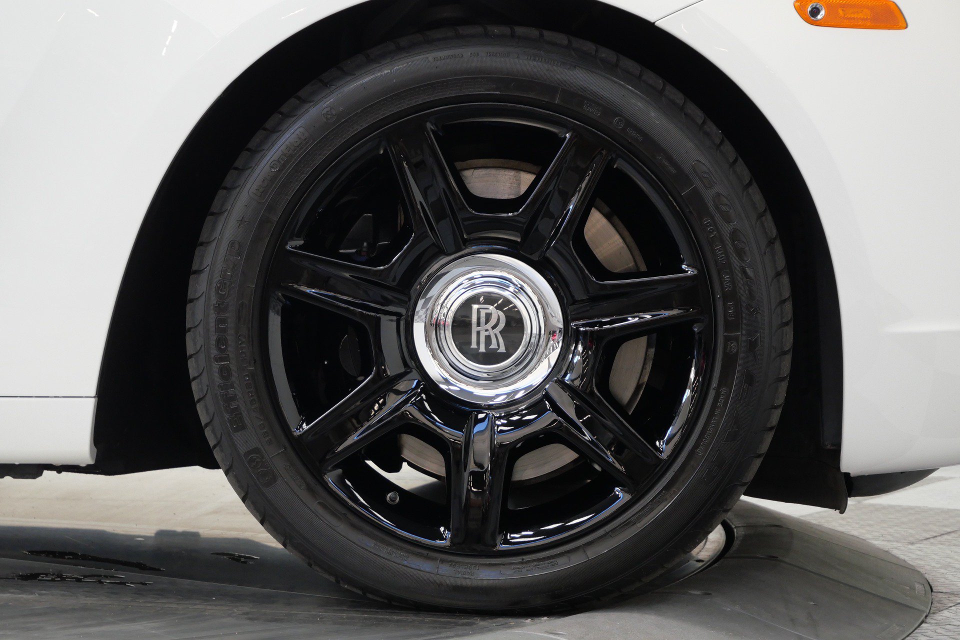 Used 2013 Rolls-Royce Ghost RWD image 45