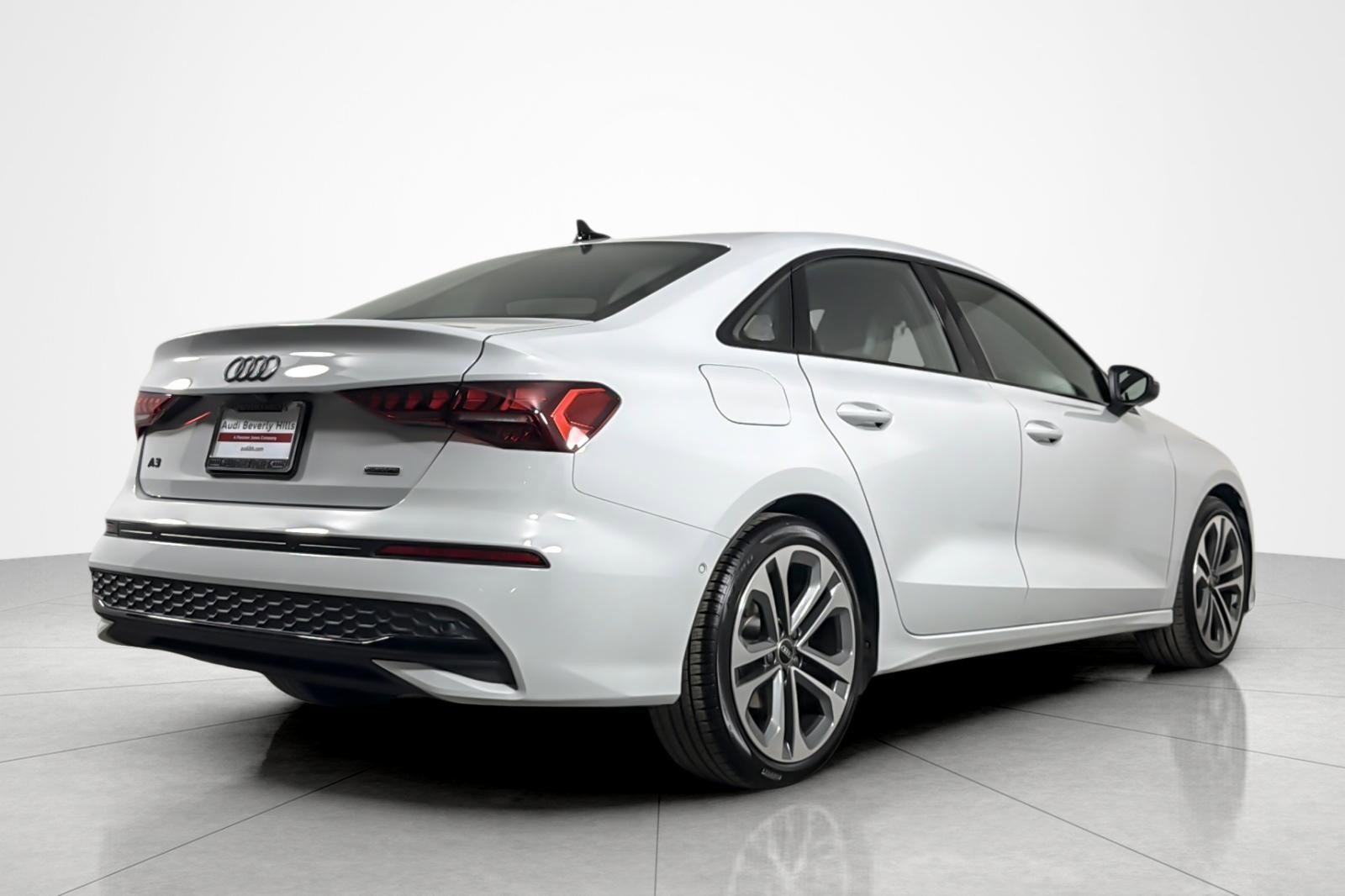 Used 2025 Audi A3 2.0T Premium Plus w/ Premium Plus Package AWD/4WD image 5
