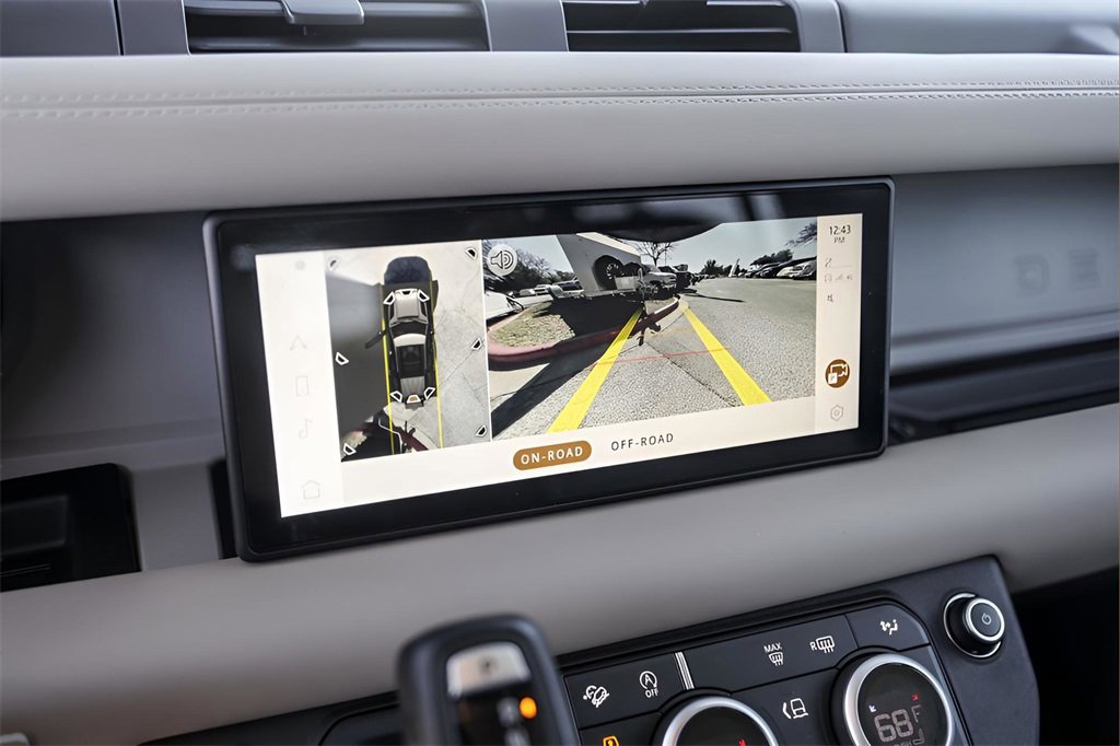 Used 2024 Land Rover Defender 110 X-Dynamic SE image 16