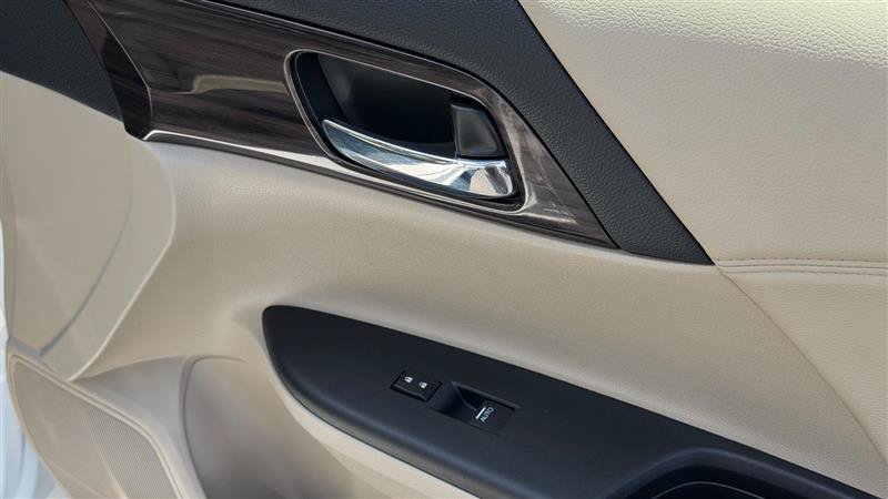 Used 2016 Honda Accord EX-L image 32
