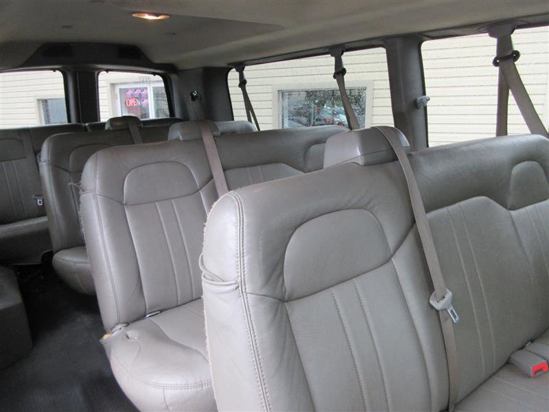 Used 2020 Chevrolet Express 3500 LS RWD image 18