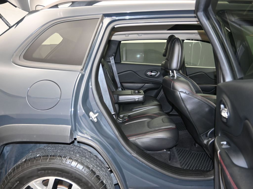 Used 2016 Jeep Cherokee Trailhawk w/ Comfort/Convenience Group image 27