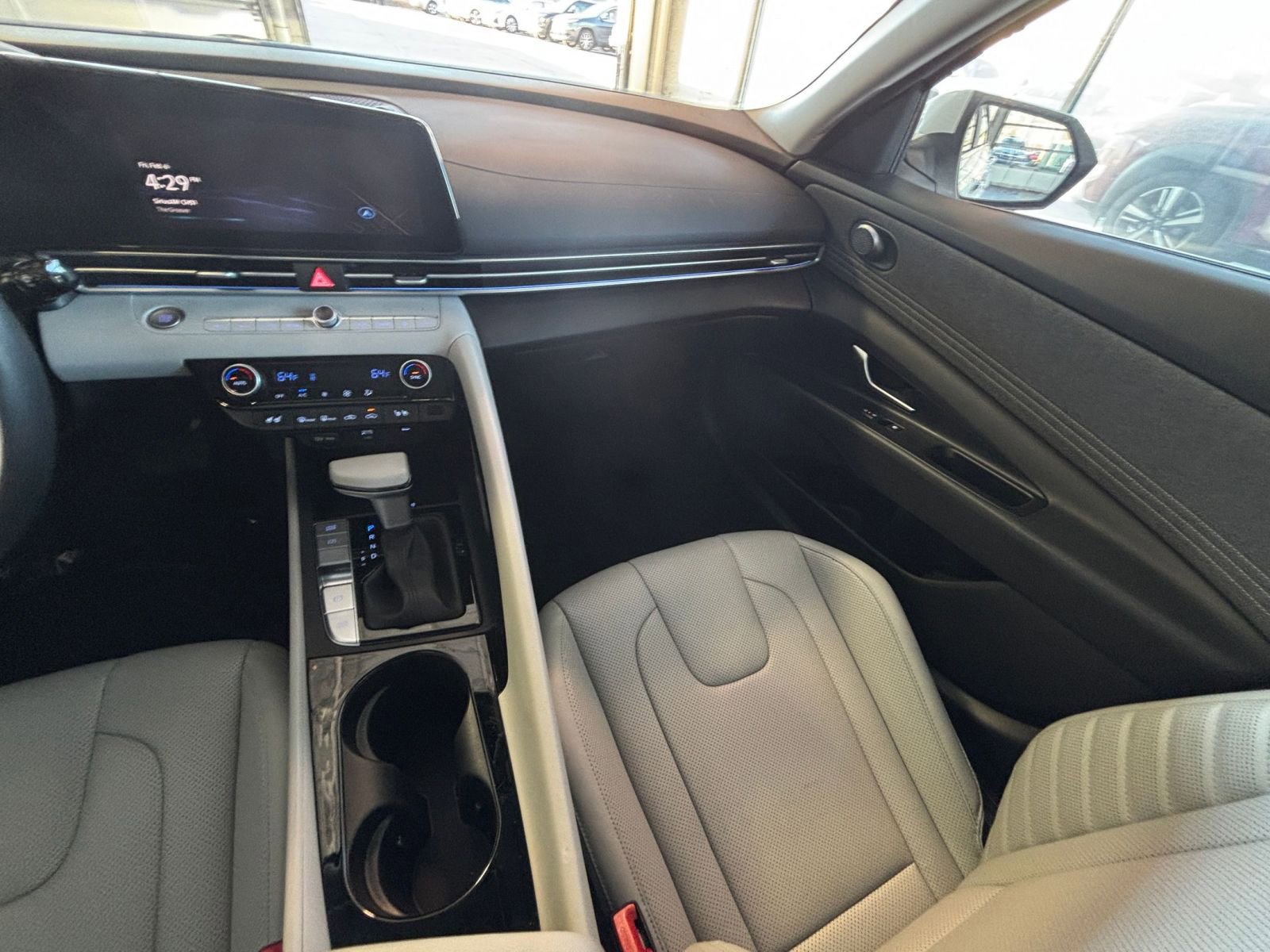 Used 2025 Hyundai Elantra Limited image 39