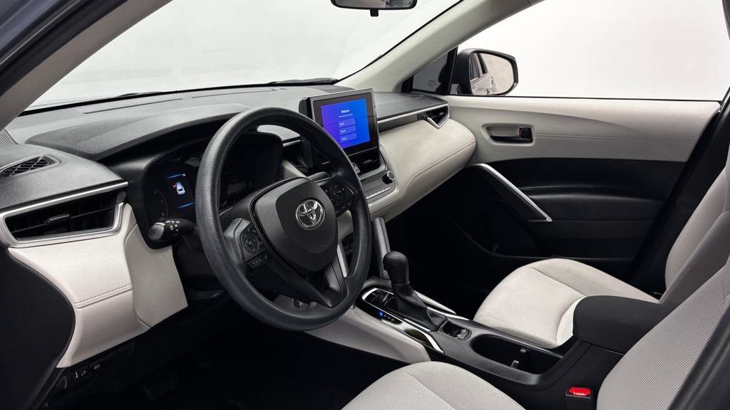 Used 2023 Toyota Corolla Cross L AWD/4WD image 14
