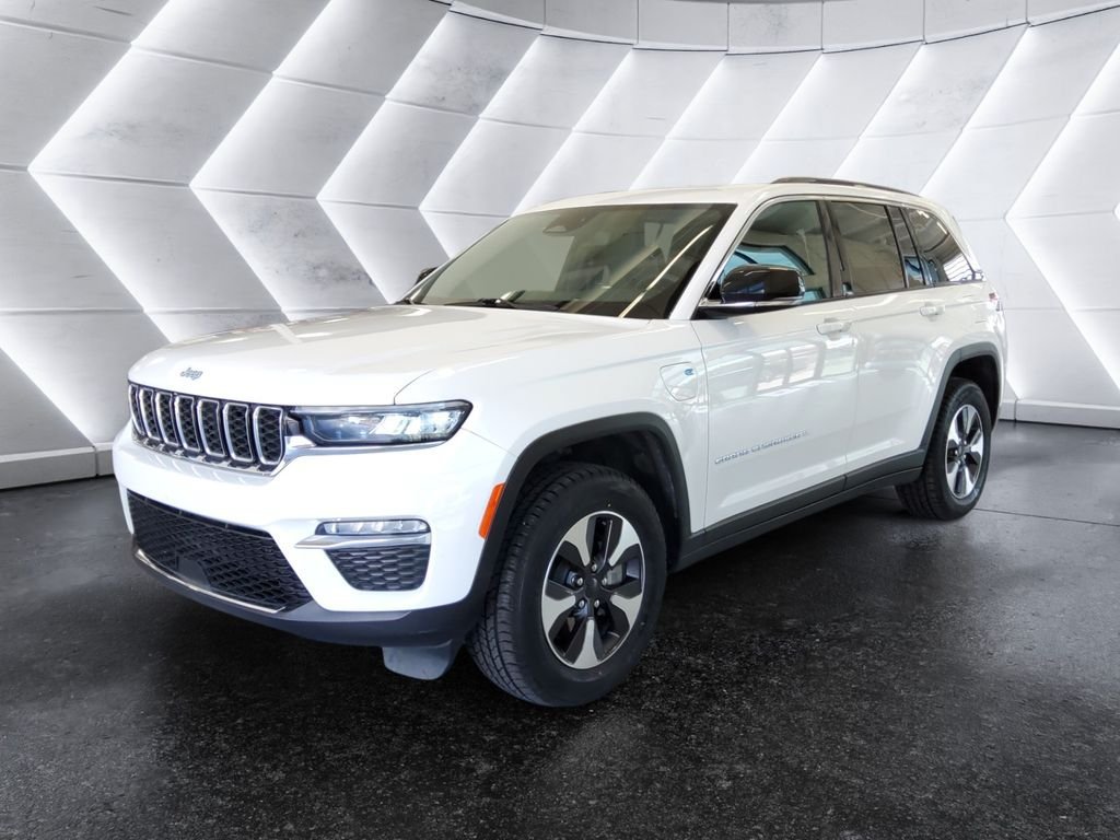 Used 2024 Jeep Grand Cherokee Limited 4xe AWD/4WD image 3