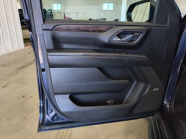 Used 2022 Chevrolet Suburban LT w/ Luxury Package AWD/4WD image 21