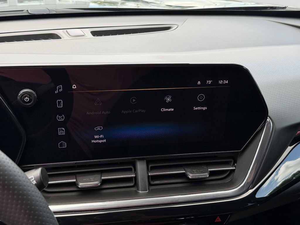 Used 2026 Chevrolet Trax RS w/ Sunroof Package FWD image 21