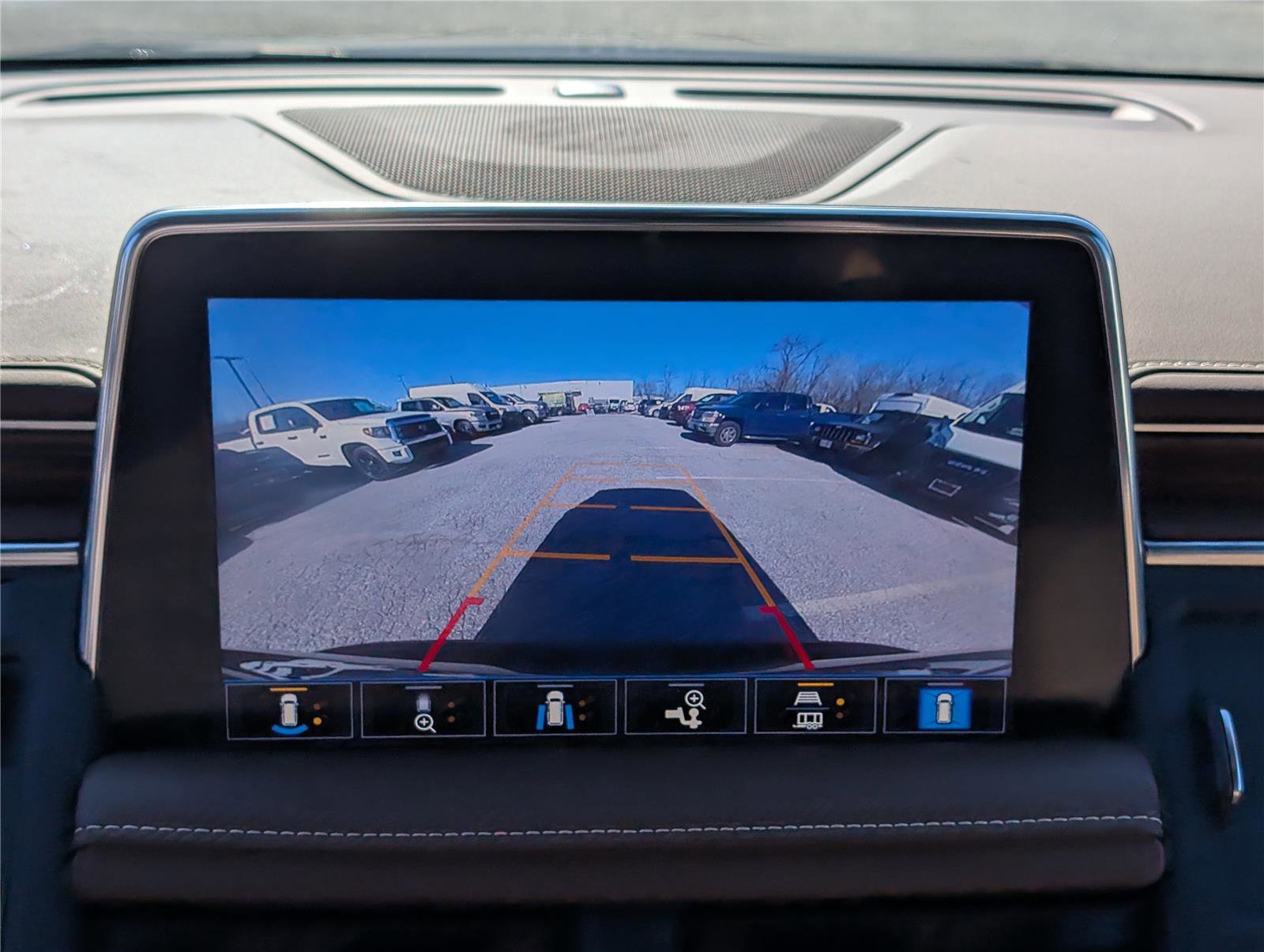 Used 2021 Chevrolet Suburban High Country w/ Premium Package image 33