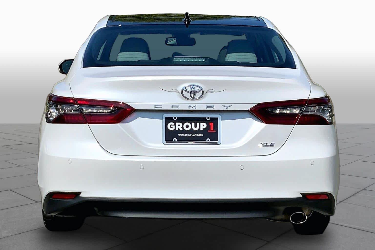 Used 2023 Toyota Camry XLE w/ Navigation Package FWD image 5
