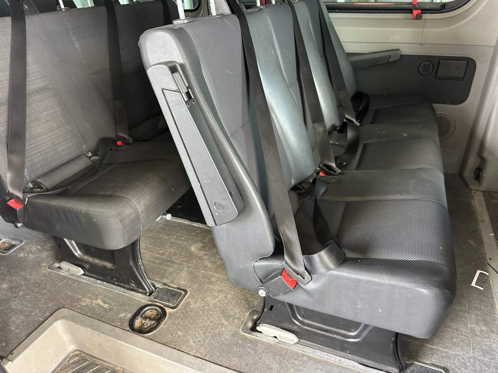 Used 2015 Mercedes-Benz Sprinter 2500 image 11