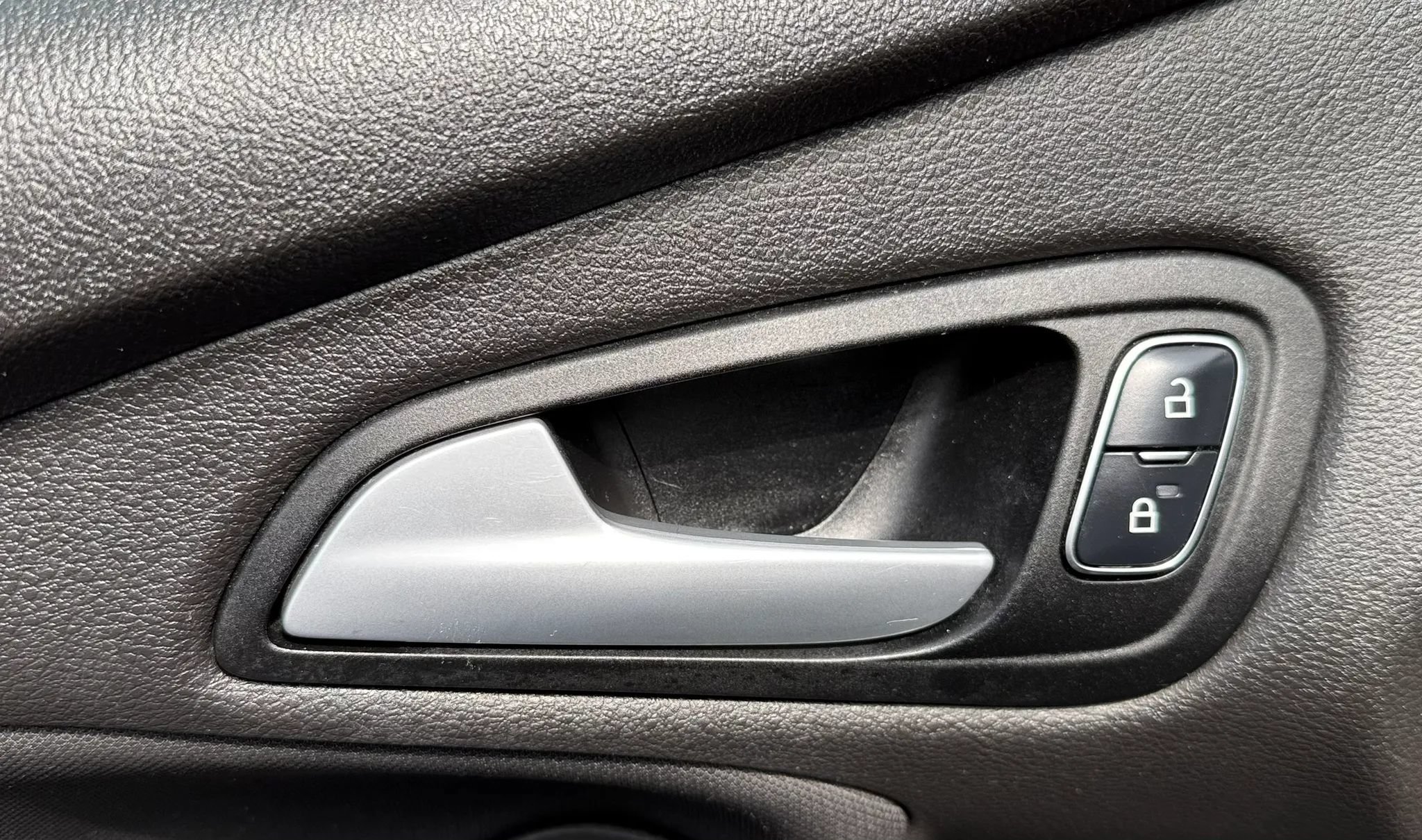 Used 2017 Ford Focus SEL FWD image 24