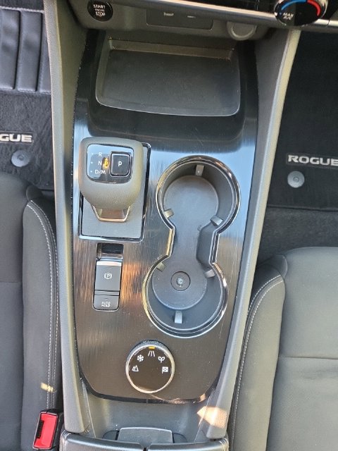 Used 2024 Nissan Rogue S AWD/4WD image 12