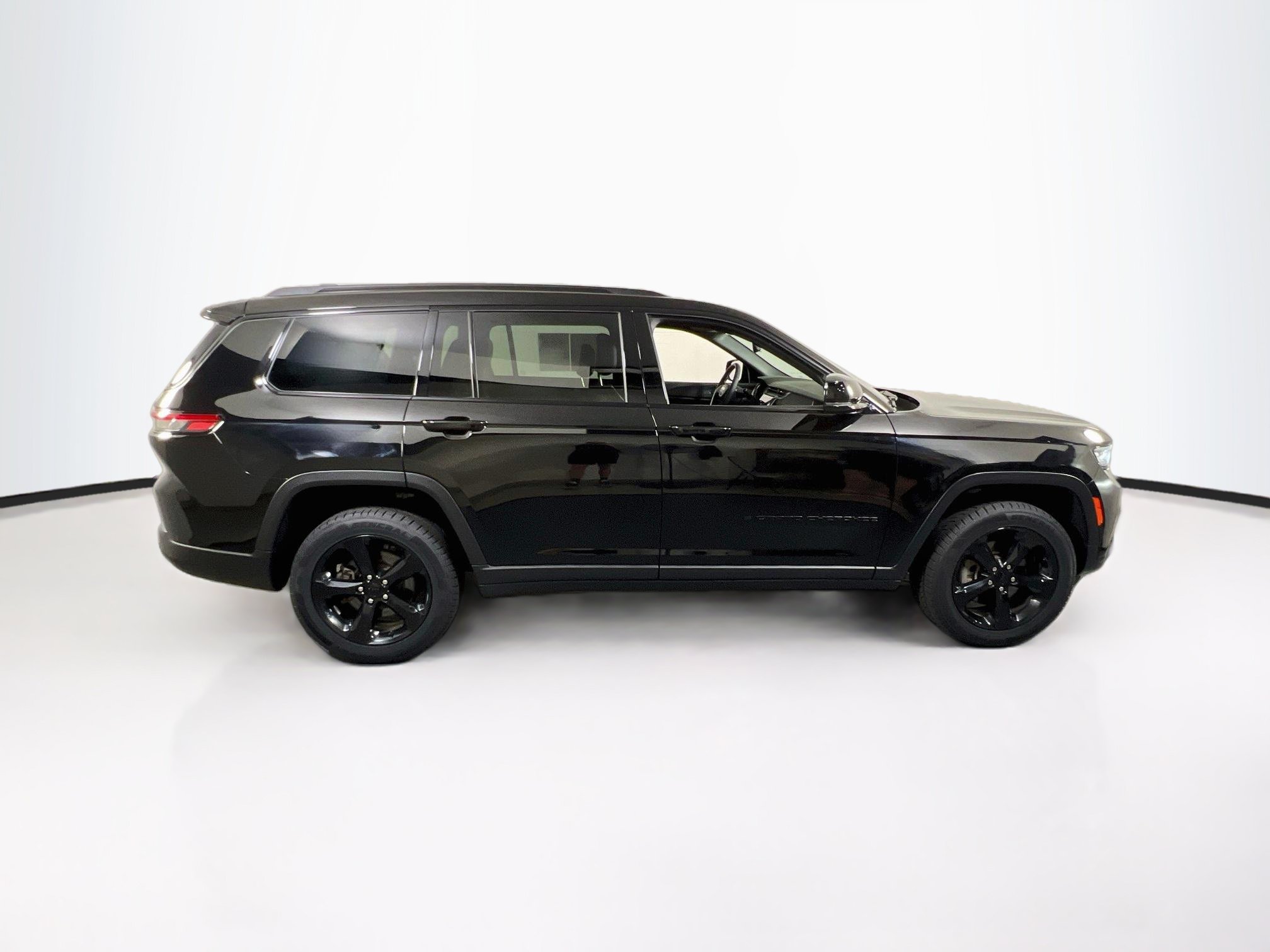Used 2023 Jeep Grand Cherokee L Laredo AWD/4WD image 4