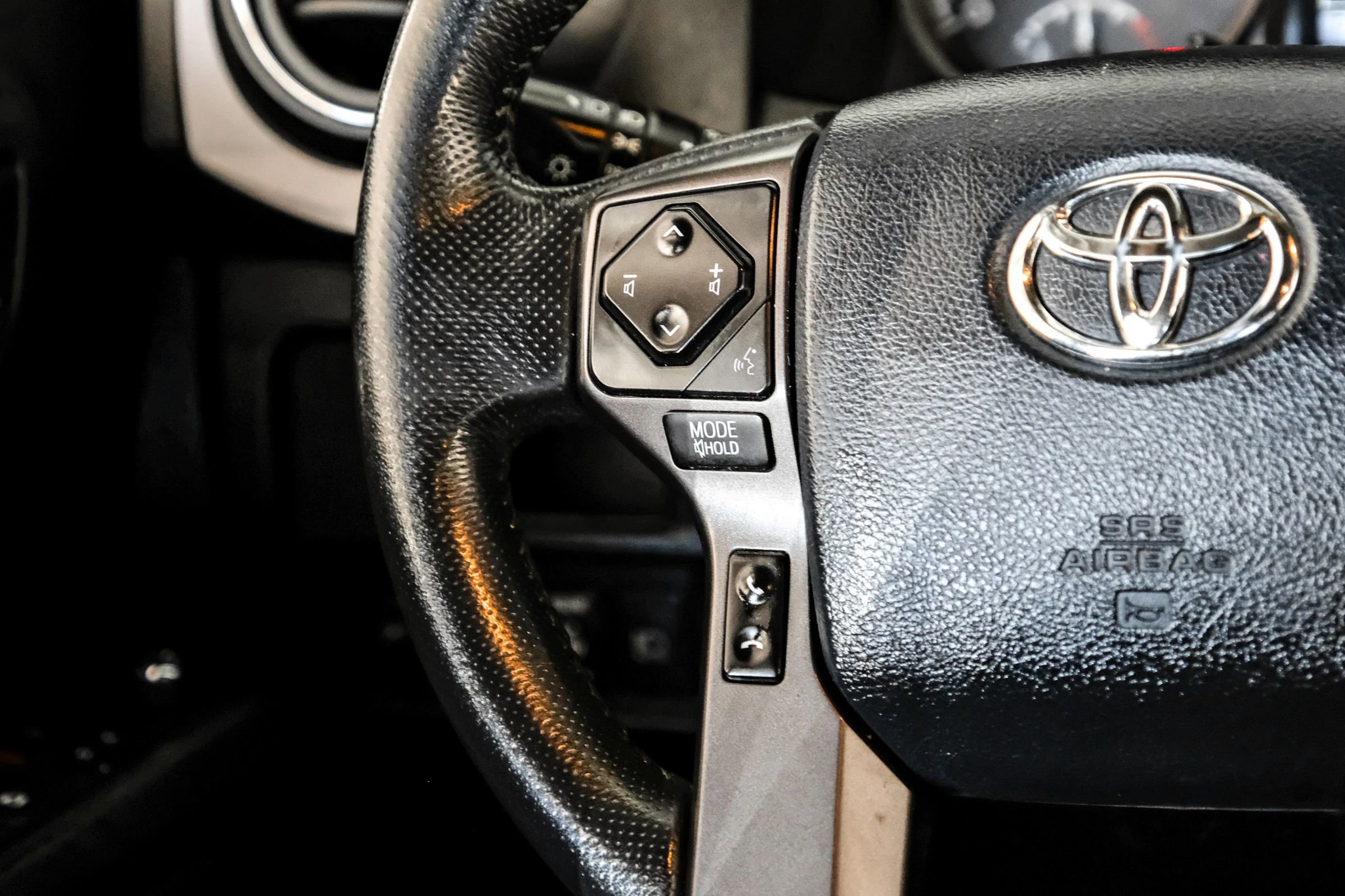 Used 2018 Toyota Tacoma TRD Sport w/ Technology Package RWD image 15