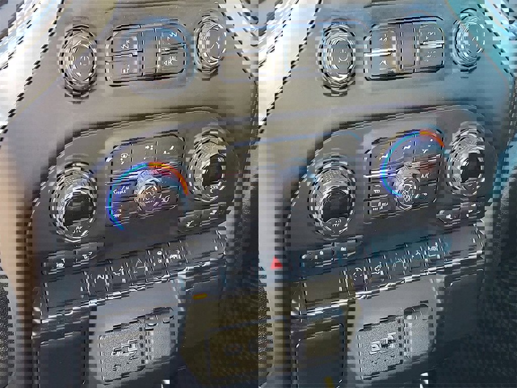 Certified 2022 Chevrolet Silverado 1500 RST image 24