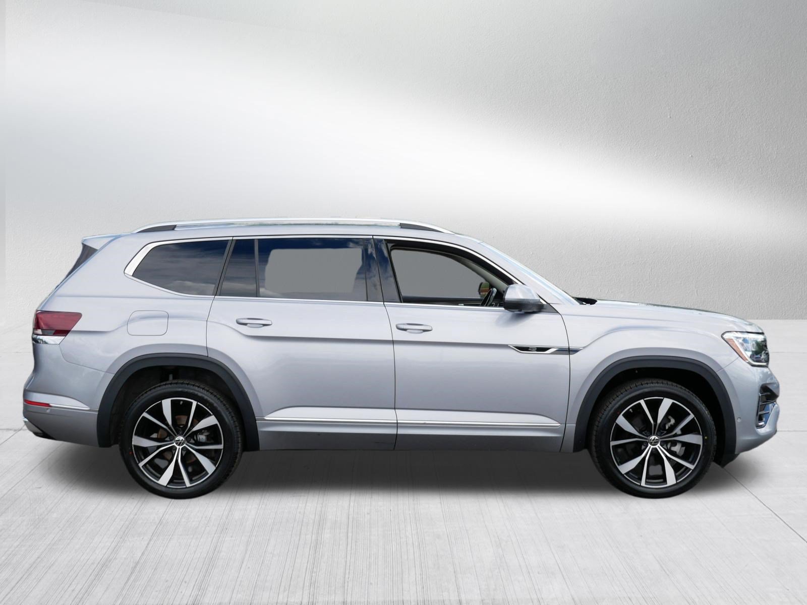Used 2024 Volkswagen Atlas SEL Premium R-Line AWD/4WD image 8