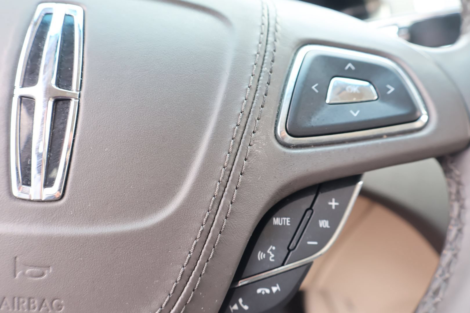 Used 2019 Lincoln MKZ Premiere FWD image 21