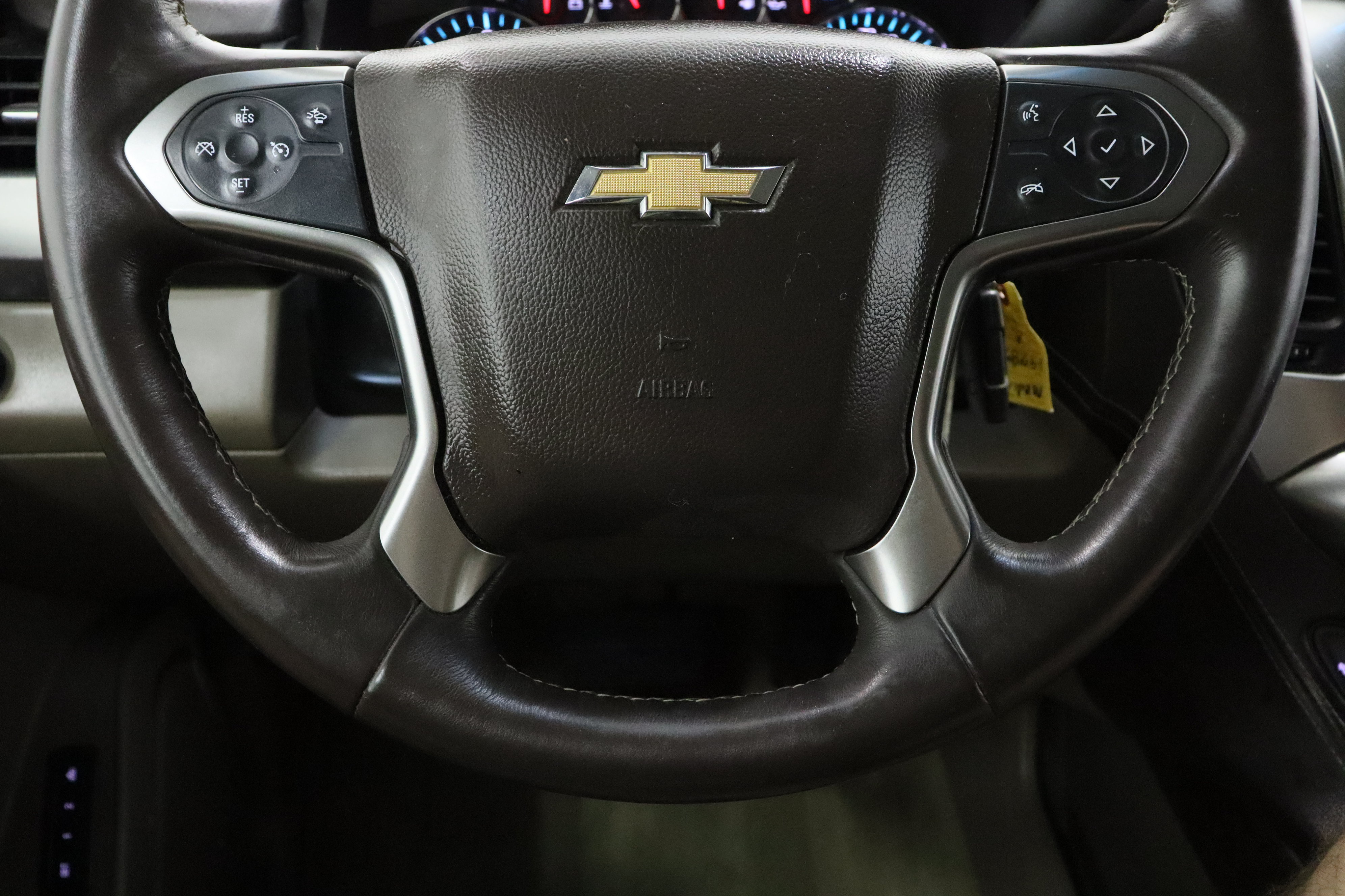 Used 2015 Chevrolet Suburban LT RWD image 22