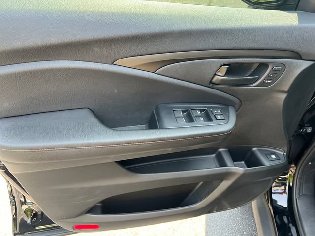 Used 2025 Honda Ridgeline TrailSport image 13