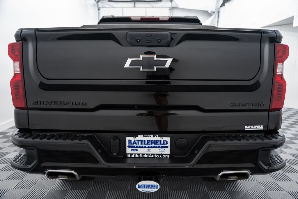 Used 2023 Chevrolet Silverado 1500 Custom Trail Boss w/ Midnight Edition AWD/4WD image 6