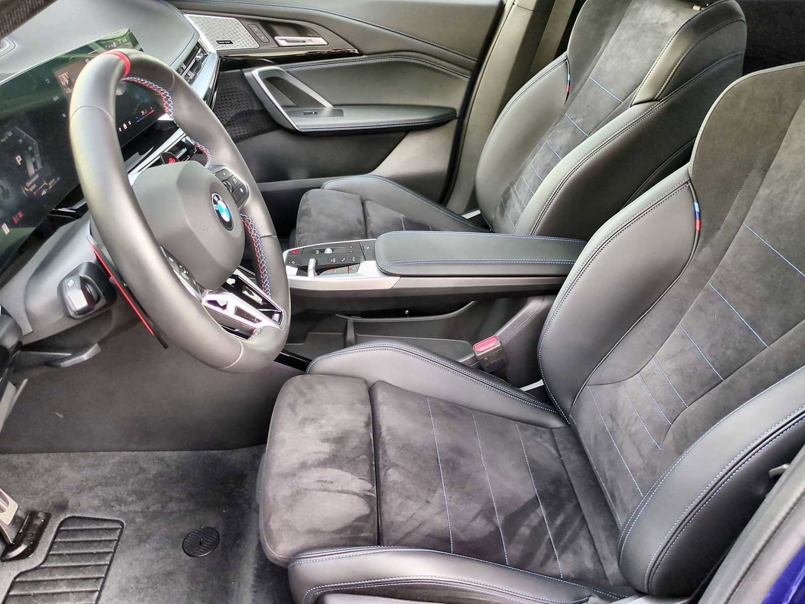 Used 2025 BMW X1 M35i w/ Premium Package image 16