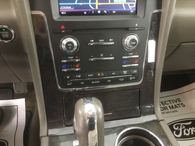 Used 2015 Lincoln Navigator L 4WD image 32