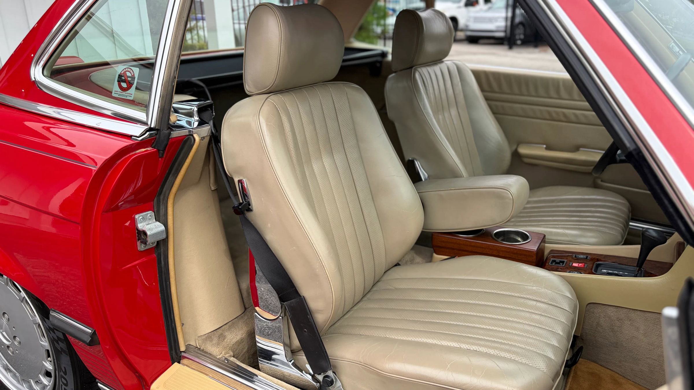 Used 1988 Mercedes-Benz 560 SL image 11