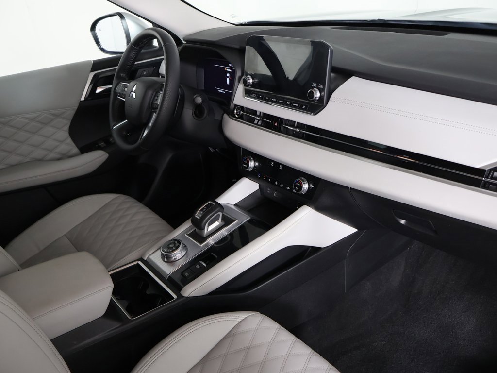 Used 2023 Mitsubishi Outlander SEL image 31