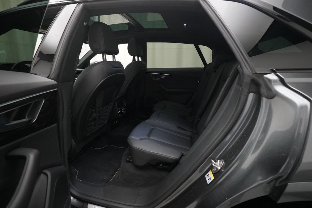 Used 2021 Audi Q8 Premium Plus w/ Premium Plus Package AWD/4WD image 16