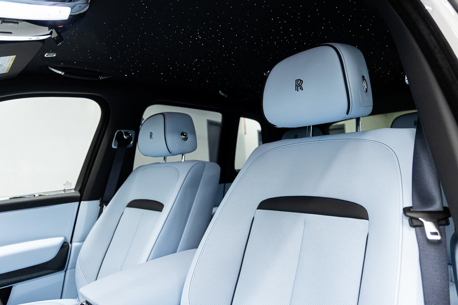 New 2026 Rolls-Royce Cullinan Black Badge image 37