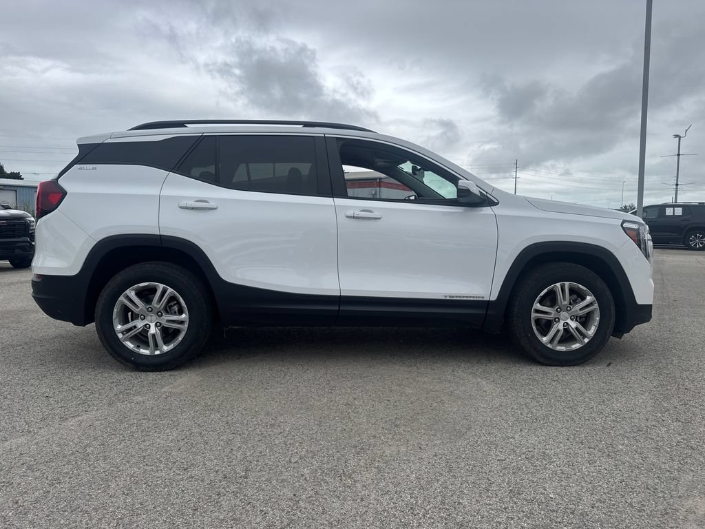 Used 2023 GMC Terrain SLE w/ Driver Convenience Package AWD/4WD image 8