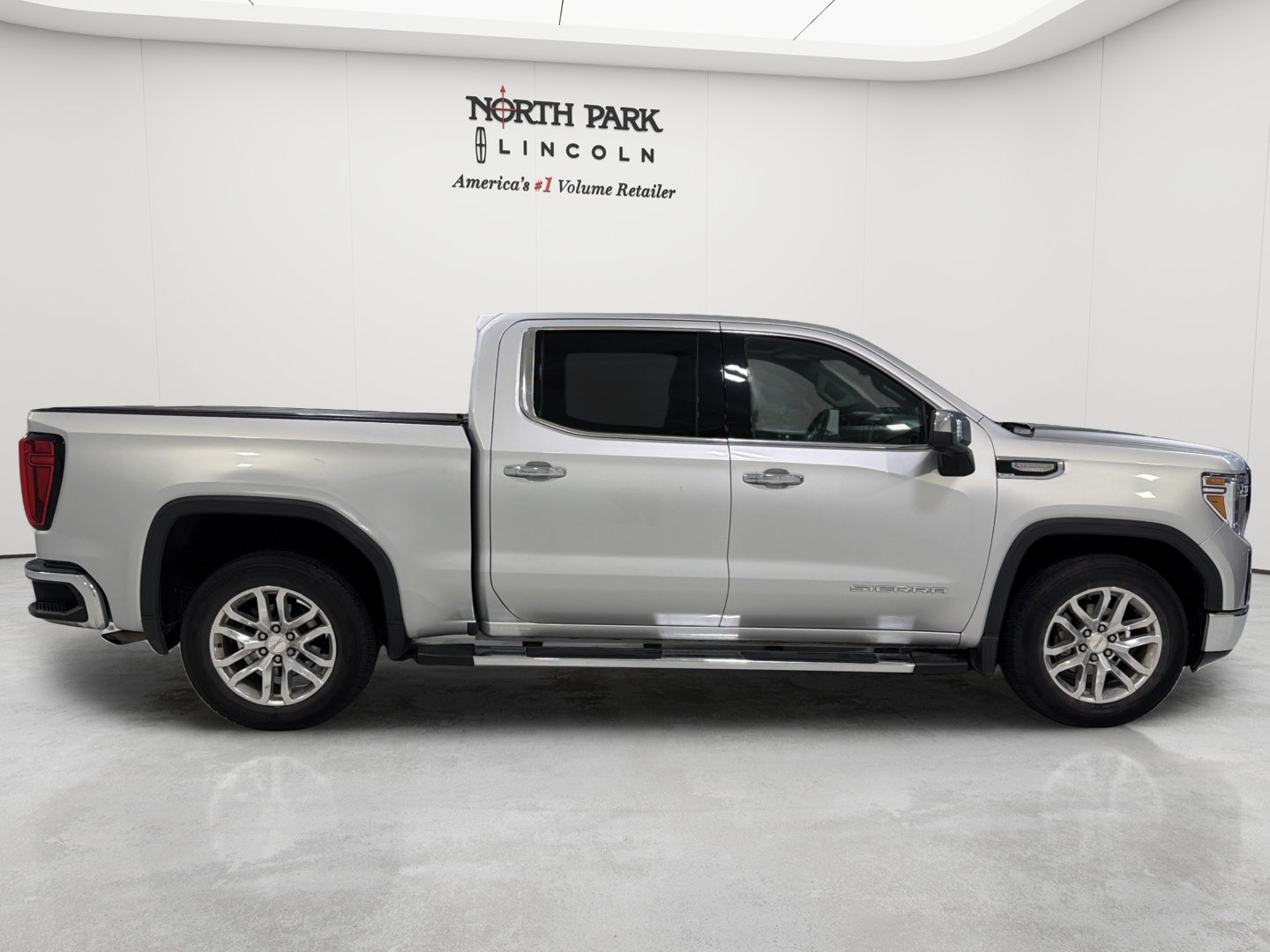 Used 2021 GMC Sierra 1500 SLT RWD image 6