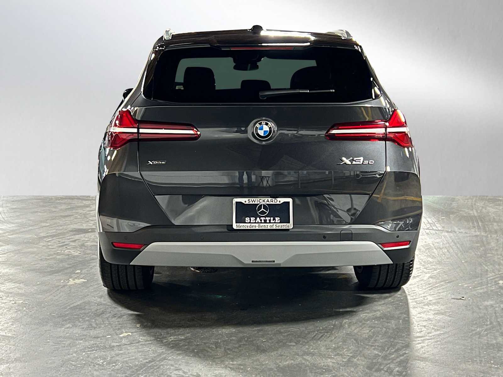 Used 2025 BMW X3 xDrive30i w/ Premium Package image 4