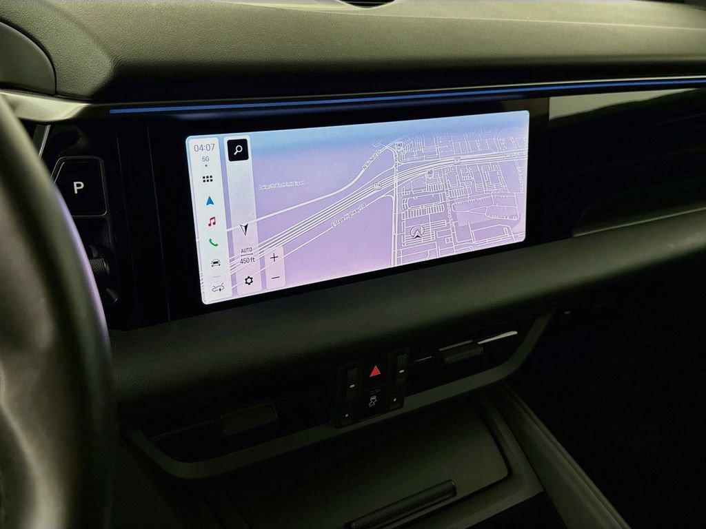 Certified 2025 Porsche Macan Electric RWD image 18