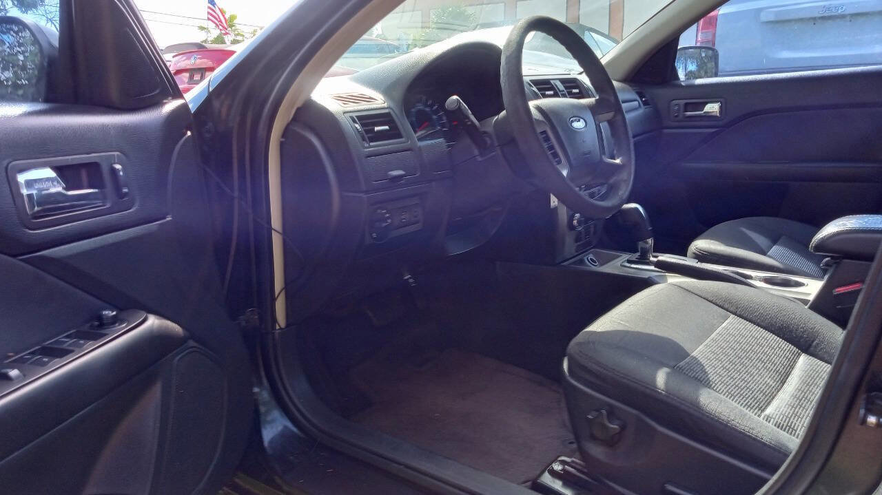 Used 2012 Ford Fusion SE image 9