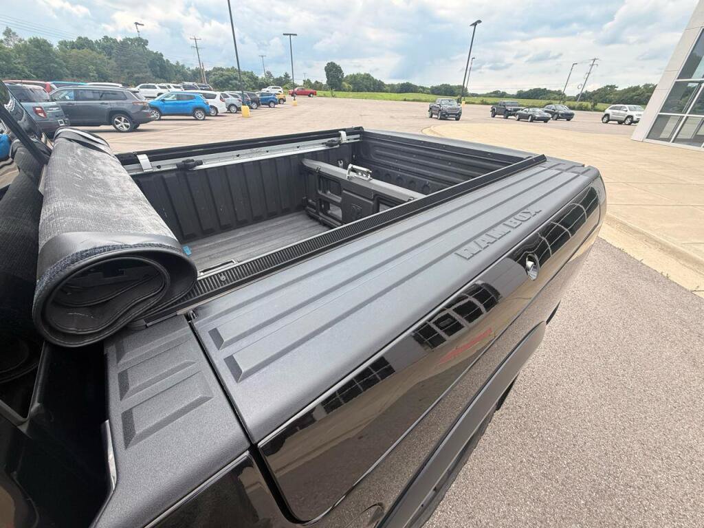 Used 2019 RAM 1500 Classic Warlock AWD/4WD image 11