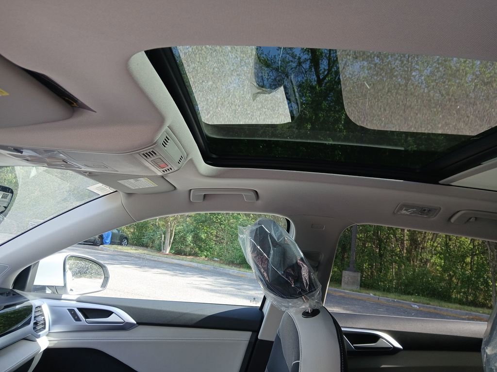 New 2026 Volkswagen Taos SE FWD image 20