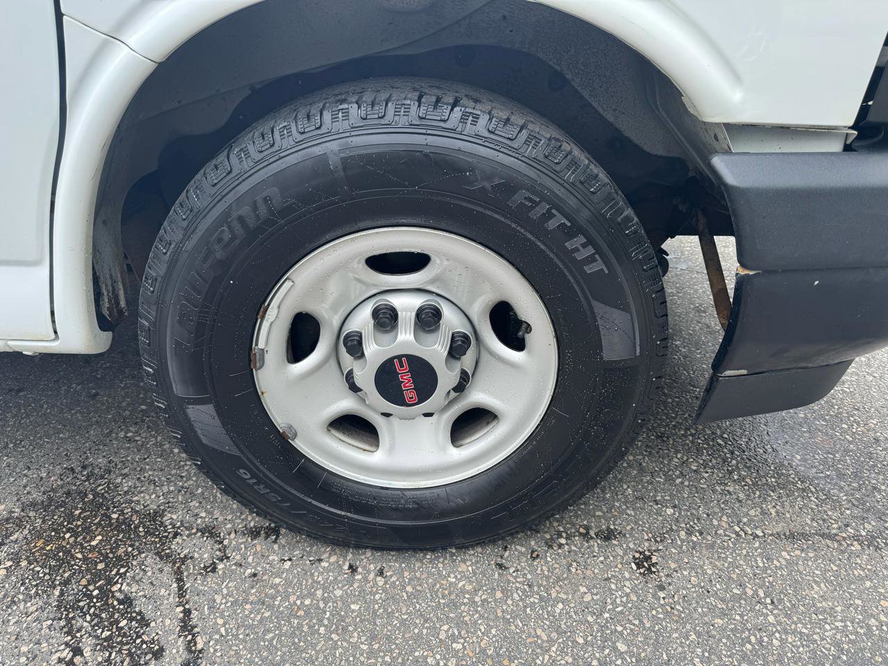 Used 2018 GMC Savana 2500 RWD image 27
