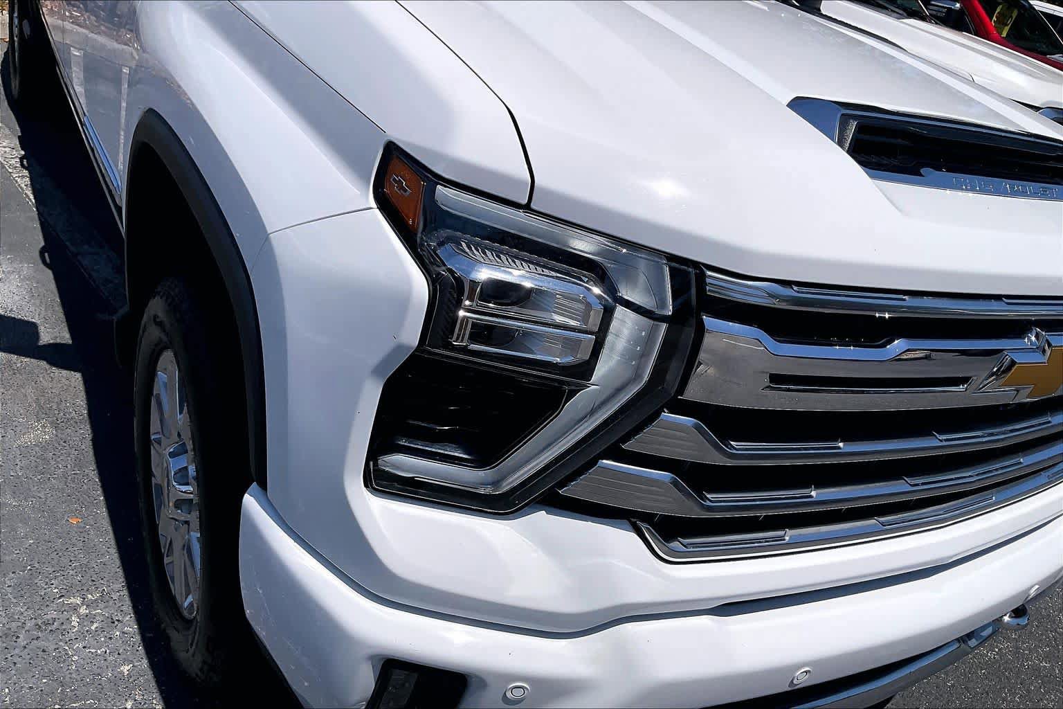 Certified 2025 Chevrolet Silverado 2500 High Country w/ High Country Premium Package AWD/4WD image 27