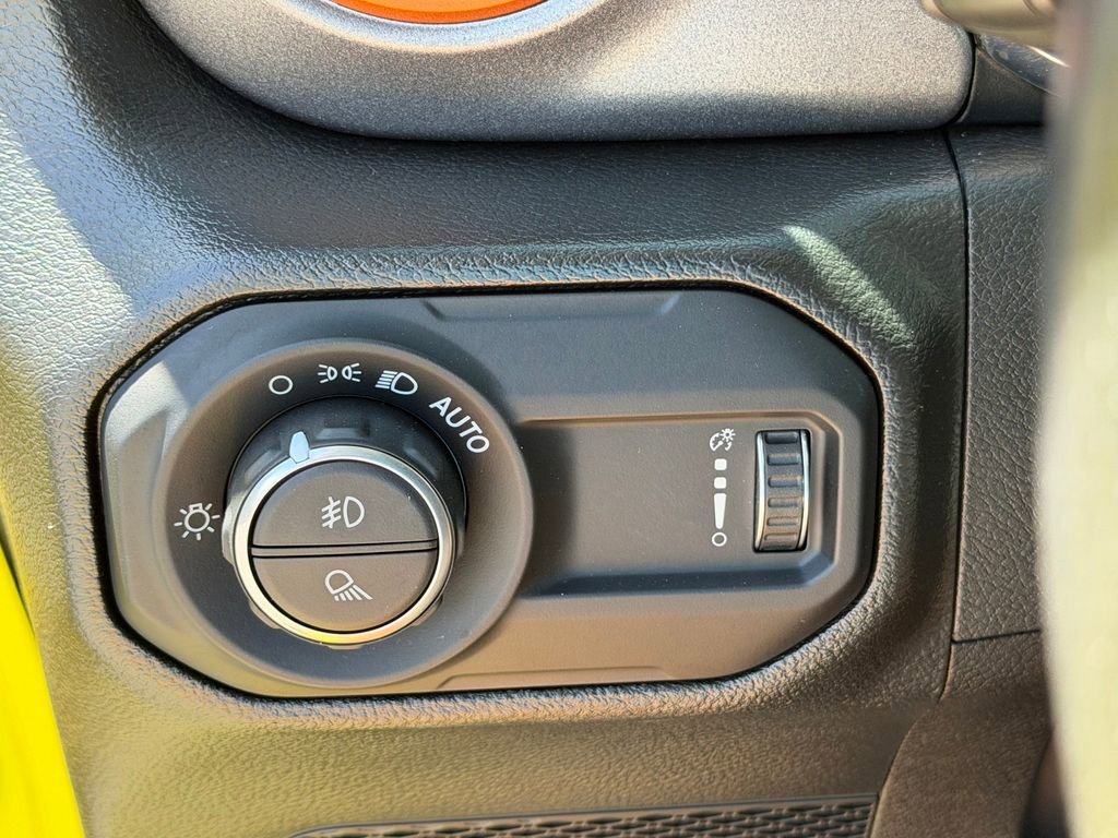 Used 2023 Jeep Gladiator Mojave w/ Cold Weather Group AWD/4WD image 11