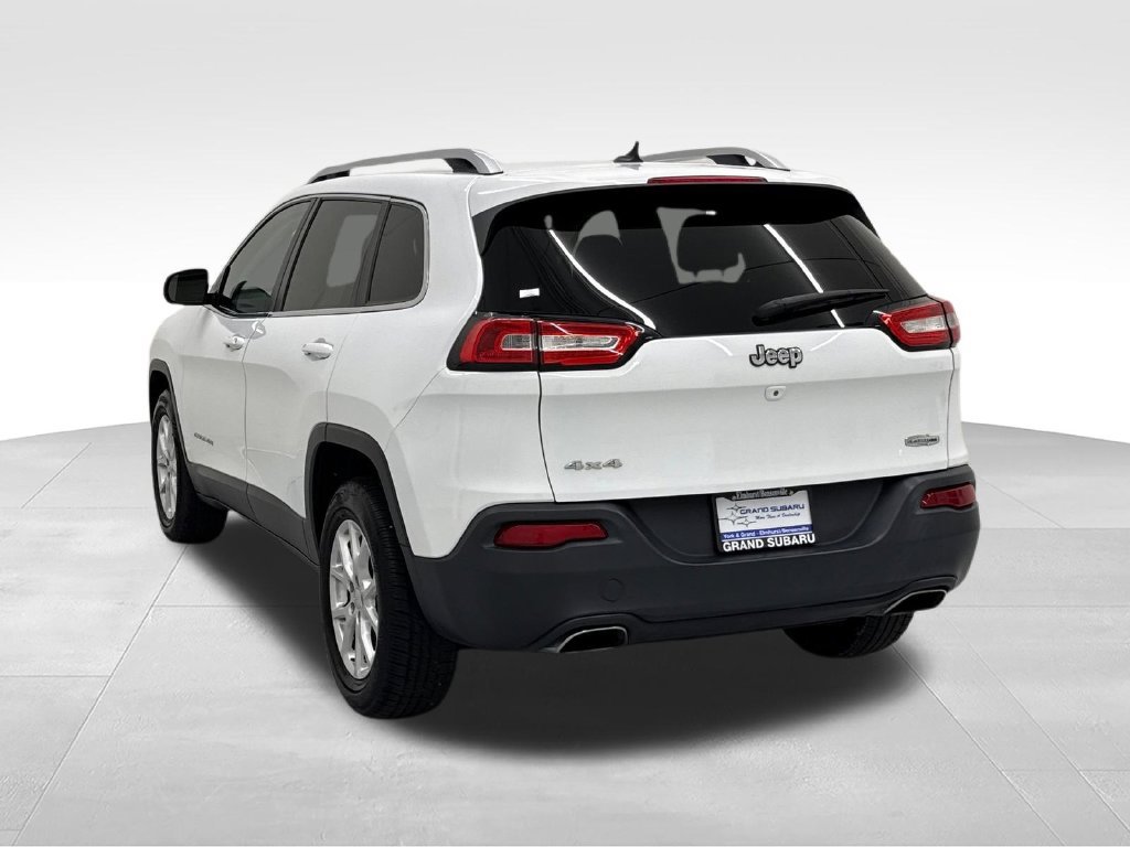 Used 2015 Jeep Cherokee Latitude w/ Cold Weather Group AWD/4WD image 5