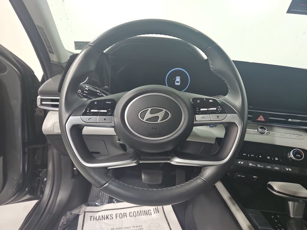 Certified 2025 Hyundai Elantra Limited w/ Cargo Package FWD image 16