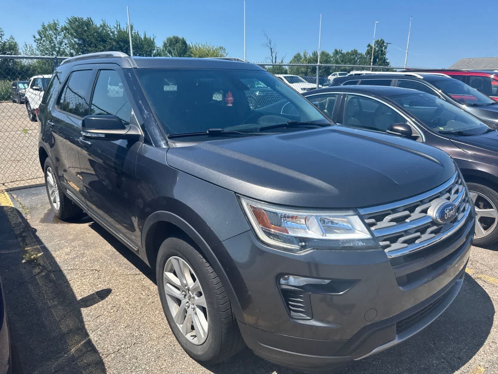Used 2018 Ford Explorer XLT w/ Equipment Group 201A AWD/4WD image 23