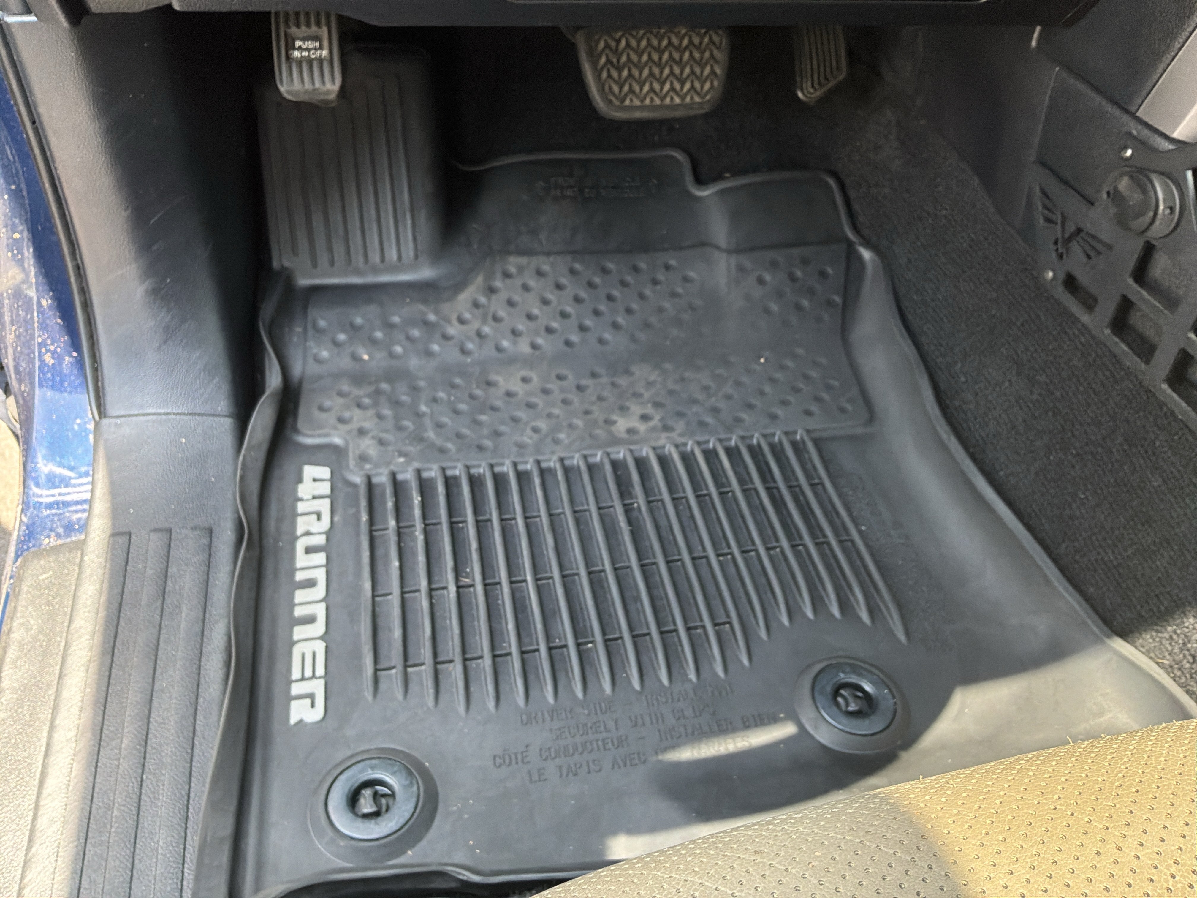 Used 2020 Toyota 4Runner Limited AWD/4WD image 17