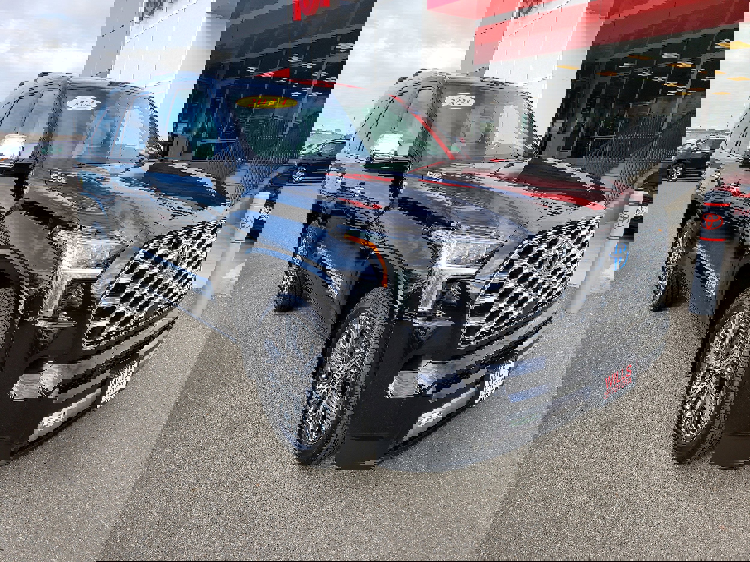 Used 2024 Toyota Sequoia Capstone image 1