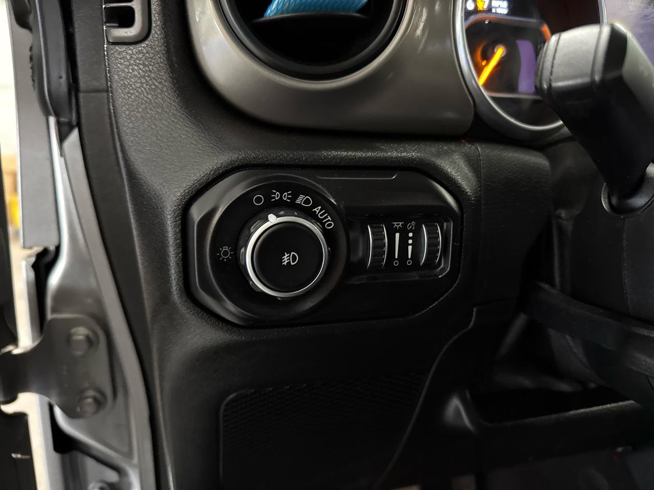 Used 2018 Jeep Wrangler Unlimited Sport S image 10